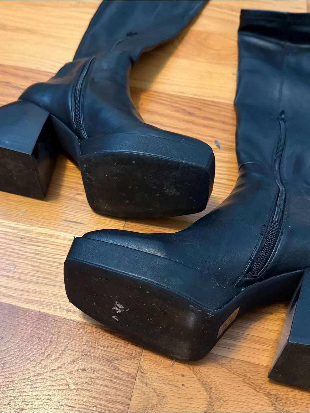 Jeffrey Campbell chic knee